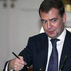 "Мне, министрам, депутатам пусть повысится зарплата, а доверчивый народ терпеливо подождёт!.."