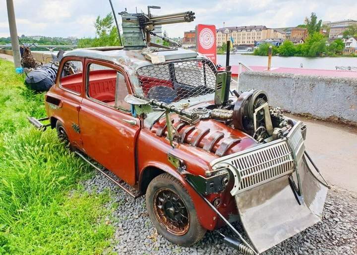 Иногда Карлсон бухает