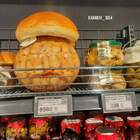 "Без зубов, а кусается. Отгадка: Цена"